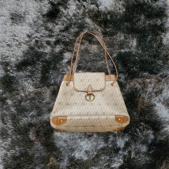 VINTAGE DIOR HONEYCOMB COATED LEATHER PURSE - Picture 3 of 6